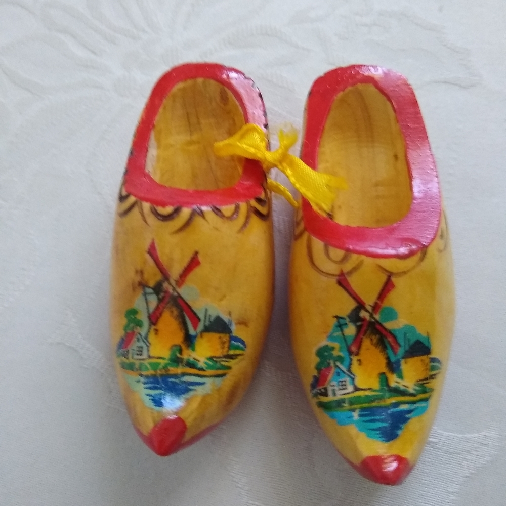Miniature dutch Clogs Carved wood hand painted Klompen